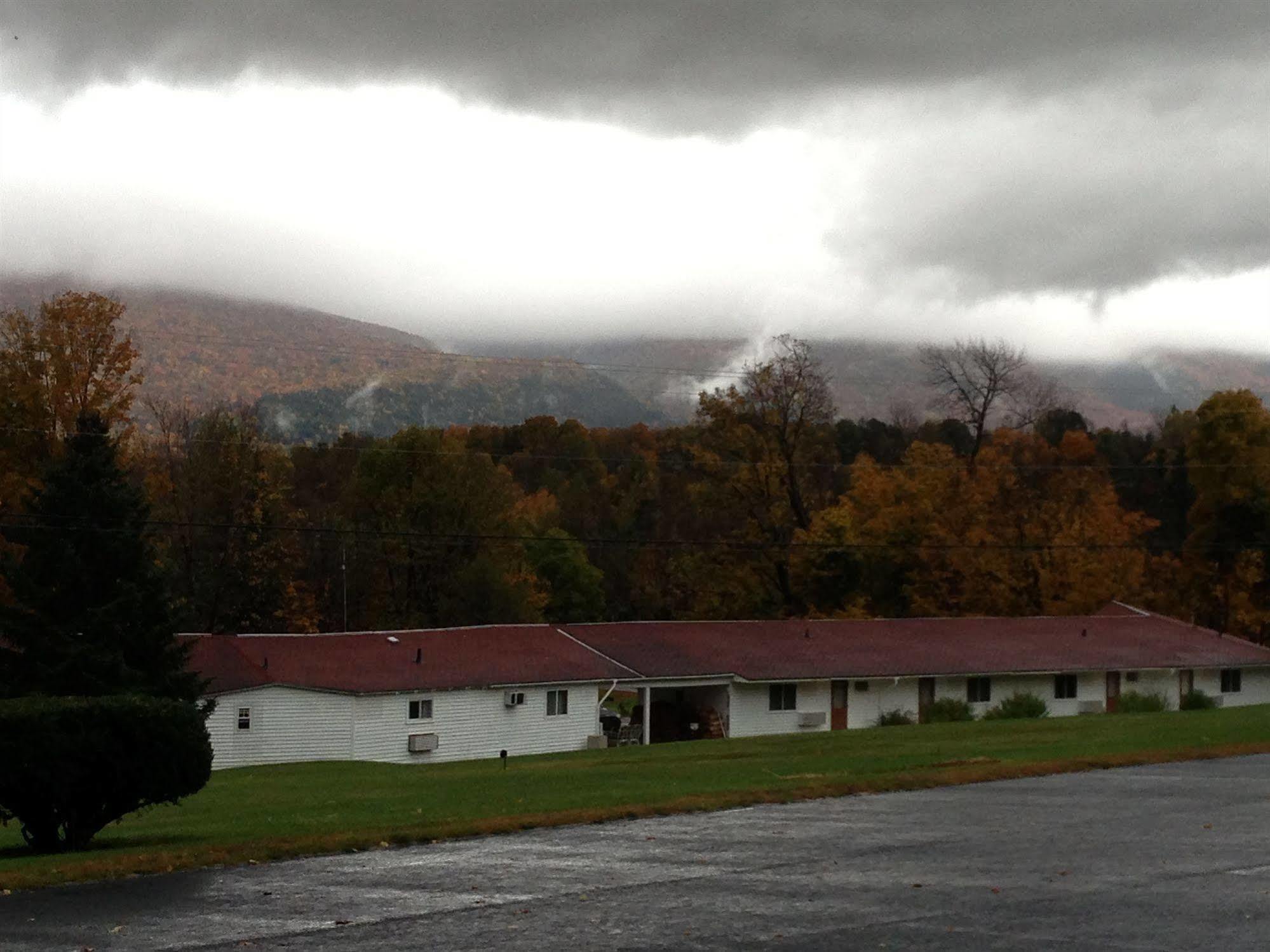 Four Winds Country Motel Manchester Extérieur photo